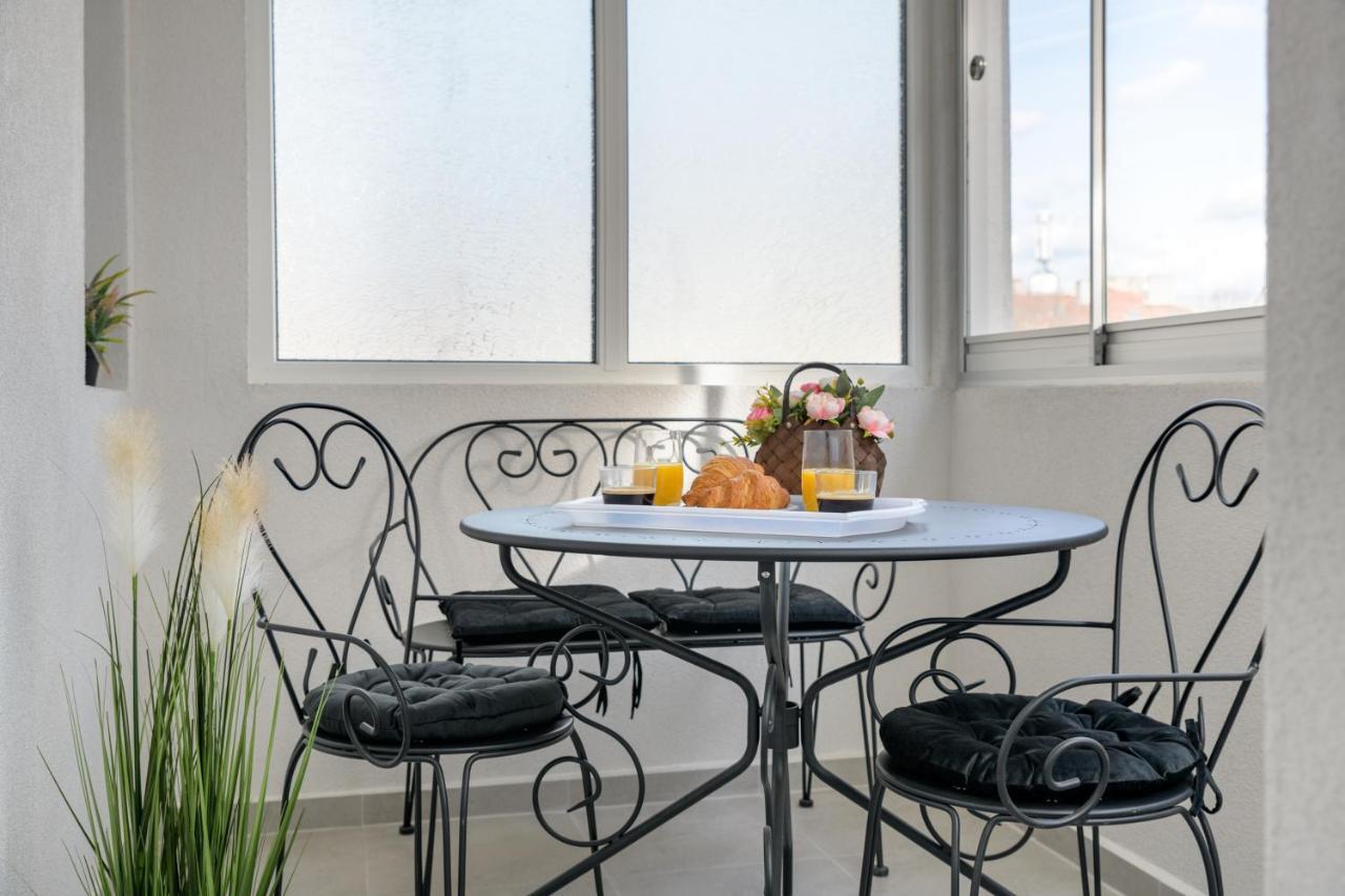 Лукс На Море Luxury Apartment In Downtown With Garage Varna Esterno foto
