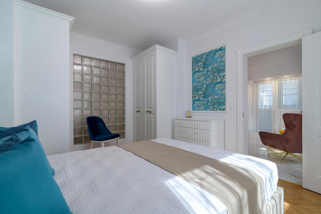 Лукс На Море Luxury Apartment In Downtown With Garage Varna Esterno foto