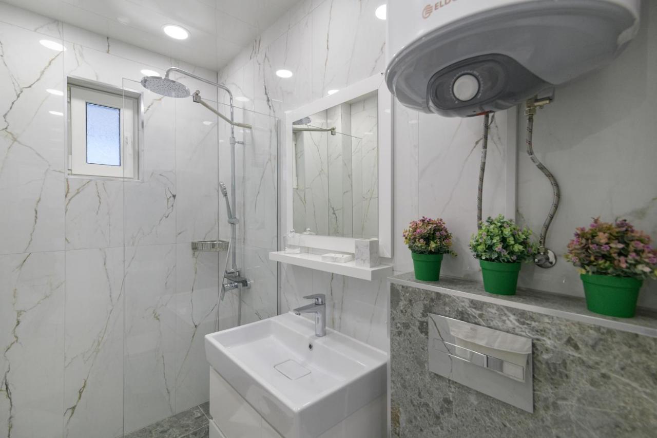 Лукс На Море Luxury Apartment In Downtown With Garage Varna Esterno foto